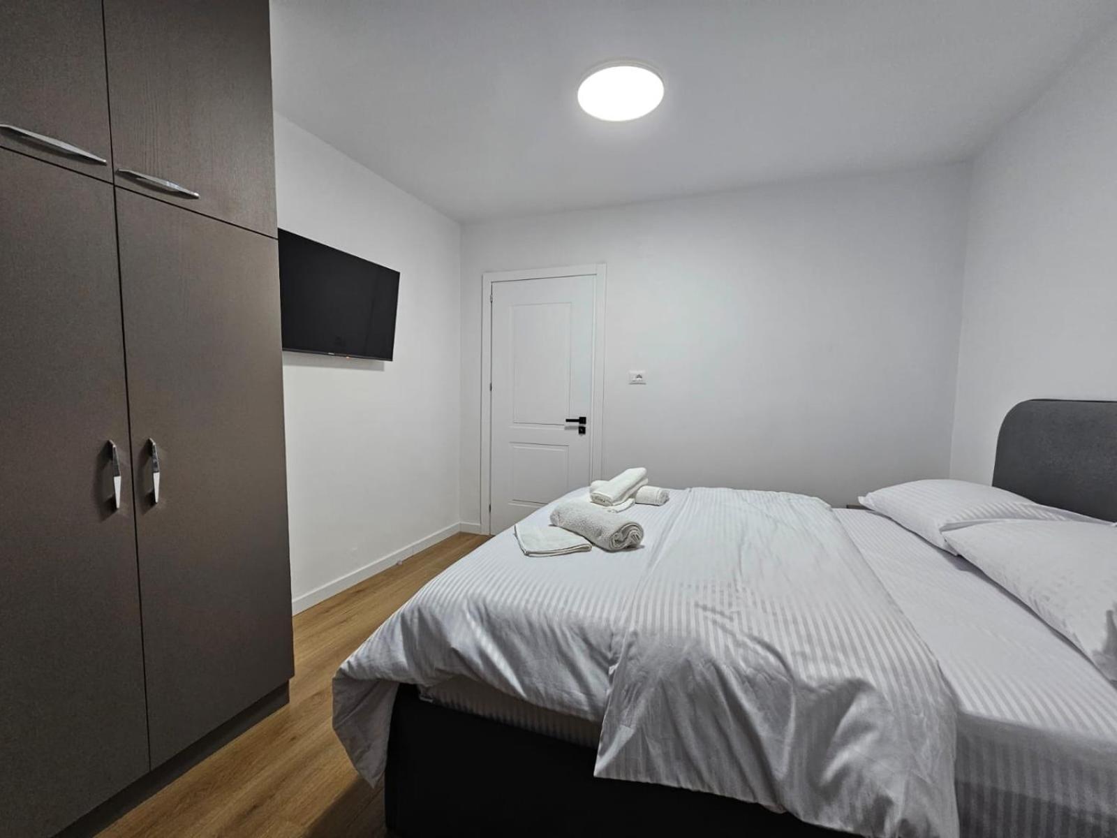 Elois Luxury Apartment Tiranë Ngoại thất bức ảnh